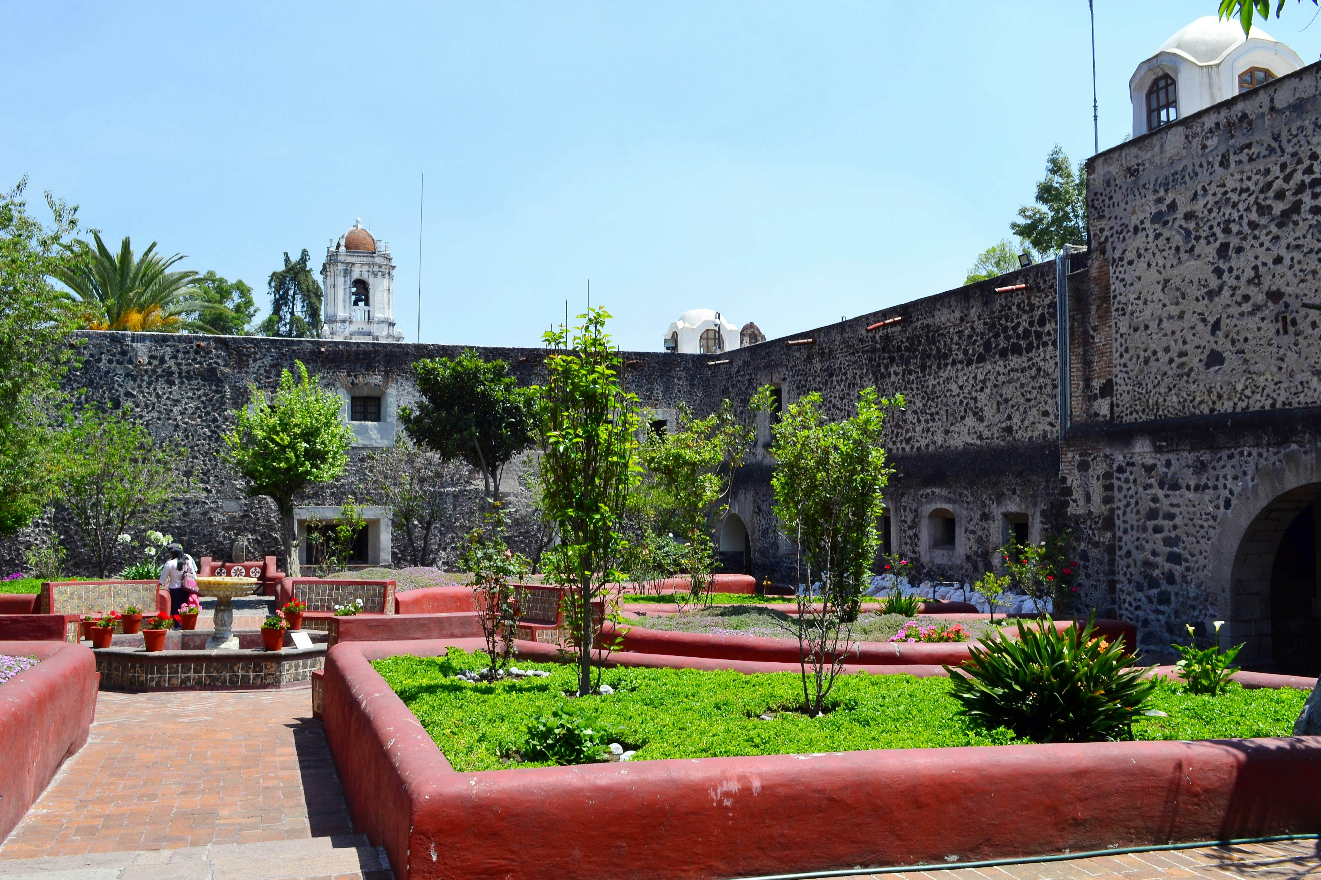 ExConvento de Churubusco , Mexico Sights Lonely